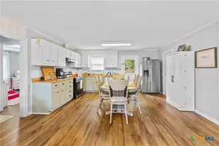 509 W Bois D Arc, Edna, TX 77957 - Photo 8