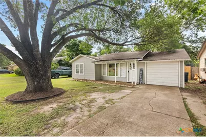 509 W Bois D Arc, Edna, TX 77957 - Photo 2