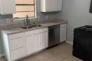 1015 Hackberry St, San Marcos, TX 78666 - Photo 1