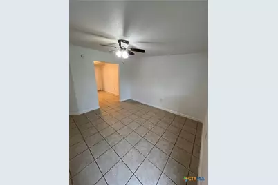 1013 Hackberry Street #B, San Marcos, TX 78666 - Photo 2