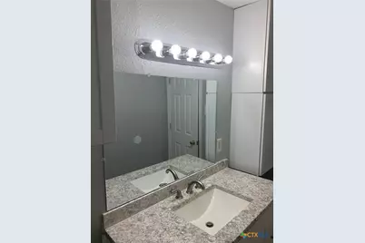 1015 Hackberry Street #B, San Marcos, TX 78666 - Photo 4