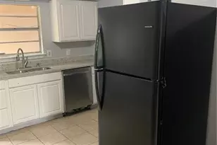 1015 Hackberry St, San Marcos, TX 78666 - Photo 2