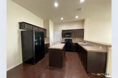 688 Creekside Circle, New Braunfels, TX 78130 - Photo 10