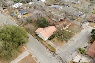 103 Thompson St, Luling, TX 78648 - Photo 26
