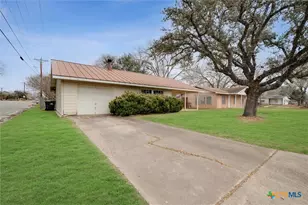 103 Thompson St, Luling, TX 78648 - Photo 1