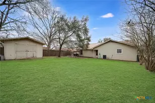 103 Thompson St, Luling, TX 78648 - Photo 22