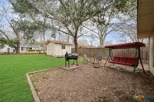 103 Thompson St, Luling, TX 78648 - Photo 20