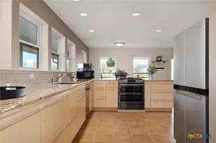 227 Ski Plex Dr, Seguin, TX 78155 - Photo 12