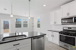 172 Brady Creek Wy, Georgetown, TX 78628 - Photo 4