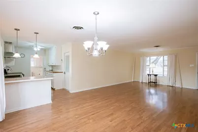 101 Avalon Drive, Victoria, TX 77901 - Photo 8