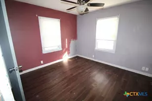 1411 W Main St, Gatesville, TX 76528 - Photo 6