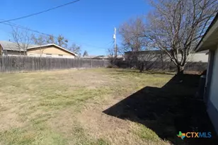 1411 W Main St, Gatesville, TX 76528 - Photo 12