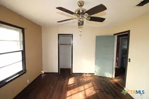 1411 W Main St, Gatesville, TX 76528 - Photo 8