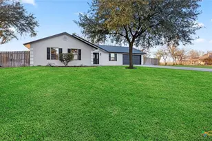 300 Ridge Crest Dr, Seguin, TX 78155 - Photo 2