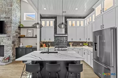 670 Magazine Avenue, New Braunfels, TX 78130 - Photo 2