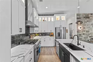 670 Magazine Ave, New Braunfels, TX 78130 - Photo 10