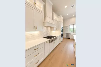 611 Parkview Place, Canyon Lake, TX 78133 - Photo 6