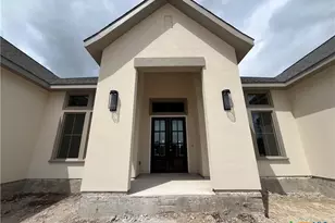 611 Parkview Pl, Canyon Lake, TX 78133 - Photo 2