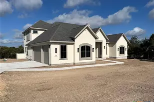 611 Parkview Pl, Canyon Lake, TX 78133 - Photo 2