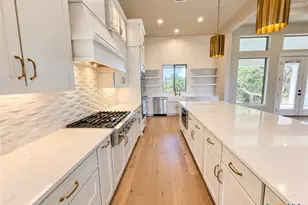 611 Parkview Pl, Canyon Lake, TX 78133 - Photo 4