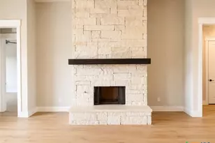 611 Parkview Pl, Canyon Lake, TX 78133 - Photo 8
