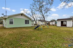 1009 Fulton St, Edna, TX 77957 - Photo 24