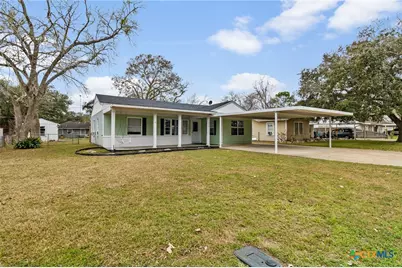 1009 Fulton Street, Edna, TX 77957 - Photo 2