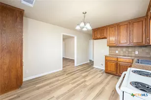 1601 Miller St, Belton, TX 76513 - Photo 4