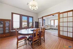 306 Avenue E, Shiner, TX 77984 - Photo 8