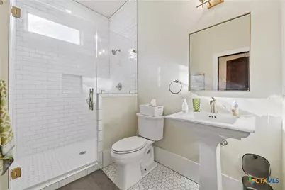 306 N Avenue E, Shiner, TX 77984 - Photo 24