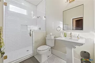 306 Avenue E, Shiner, TX 77984 - Photo 24