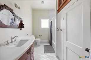 306 Avenue E, Shiner, TX 77984 - Photo 18