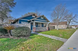 306 Avenue E, Shiner, TX 77984 - Photo 2