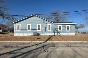 421 S 32nd St, Temple, TX 76501 - Photo 2