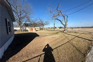 421 S 32nd St, Temple, TX 76501 - Photo 14