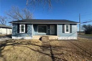 421 S 32nd St, Temple, TX 76501 - Photo 1