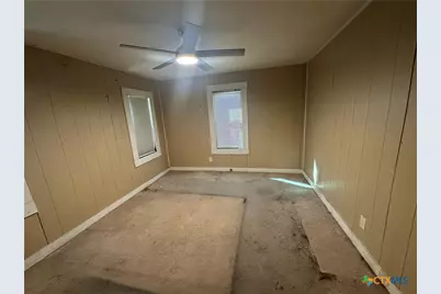 421 S 32nd Street, Temple, TX 76501 - Photo 6