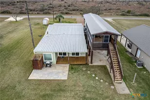 1067 N Cr 307, Port Lavaca, TX 77979 - Photo 4
