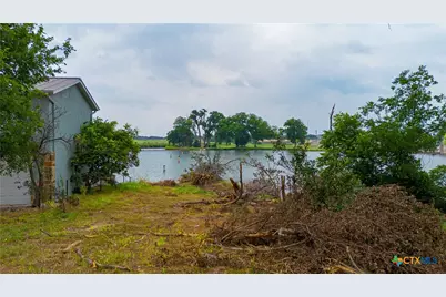 829 Lakeside Pass, New Braunfels, TX 78130 - Photo 2