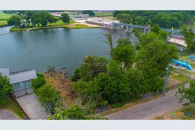 829 Lakeside Pass, New Braunfels, TX 78130 - Photo 16