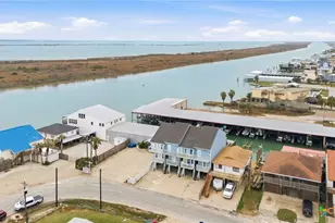 520 S 15th St, Port O'Connor, TX 77982 - Photo 2