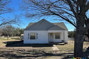 1118 W Main St, Gatesville, TX 76528 - Photo 1
