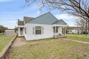1118 W Main St, Gatesville, TX 76528 - Photo 2