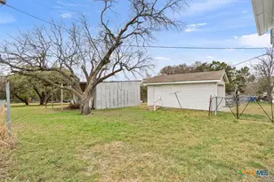 1118 W Main St, Gatesville, TX 76528 - Photo 6