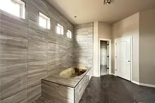 1054 Alice Cir, Temple, TX 76502 - Photo 8