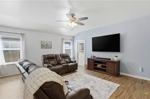 6429 Hoffman Pln, San Antonio, TX 78252 - Photo 16