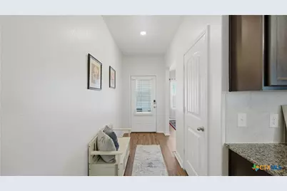 6429 Hoffman Plain, San Antonio, TX 78252 - Photo 2