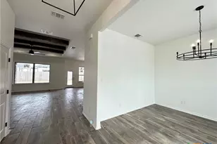 706 Golden Eagle Dr, Salado, TX 76571 - Photo 2