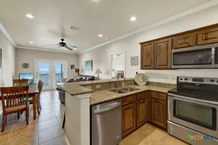 1247 Gruene Rd, New Braunfels, TX 78130 - Photo 6