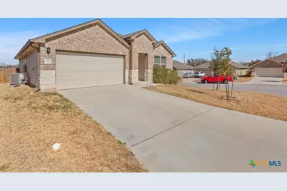 300 Jacquard Court, Troy, TX 76579 - Photo 2